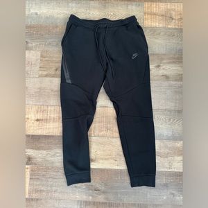 Nike tech fit black Large